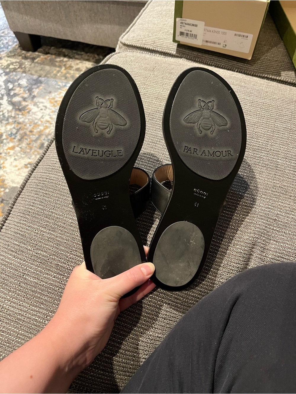 Gucci Black Leather Gold Double G Thong Sandals - Picture 4 of 6